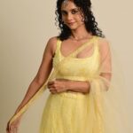Namita Krishnamurthy Instagram – Someone cast me as Indian Belle now please 🌼✨

Outfit: @studio_l_by_lini 
Jewelry: @narayanapearls
MUAH: @meticulous_makeovers @jiyamakeupartistry
Photography team: @the.portrait.culture @portraitsby.pb @sat_narain

#namitakrishnamurthy #princessvibes