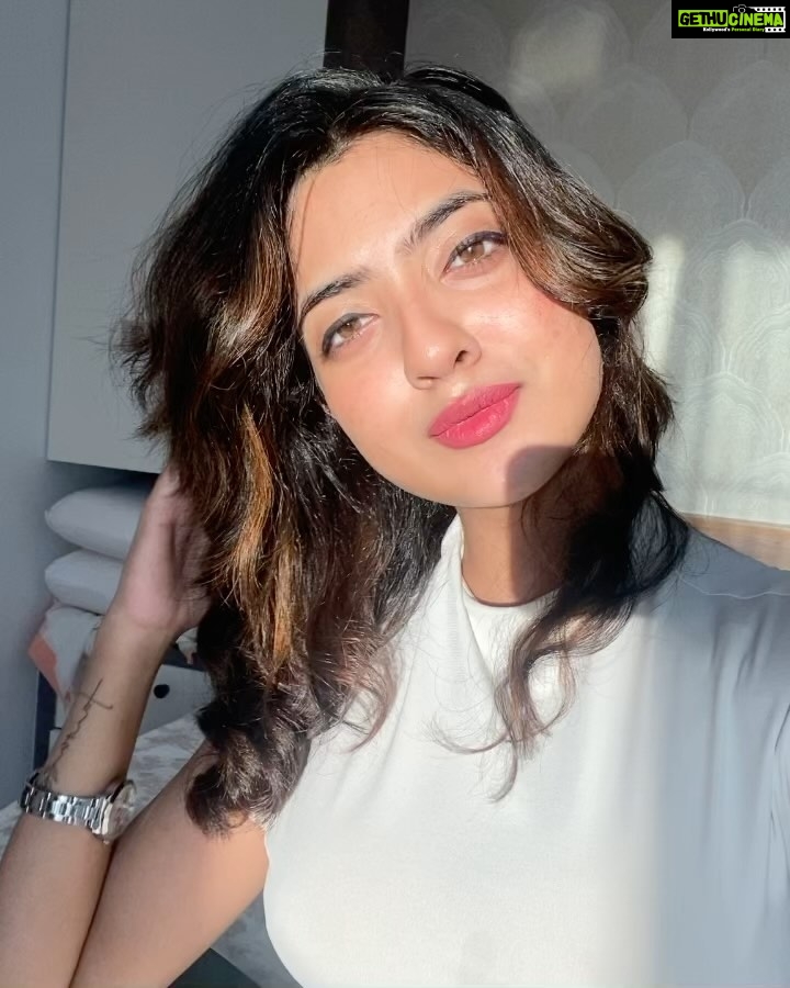 Nandana Varma Instagram - udd gaye 💃🏻 India : इंडिया