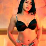 Nandini Rai Instagram – Wake up, work out, and look hot.

#nandinirai !