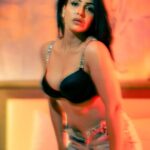 Nandini Rai Instagram – Wake up, work out, and look hot.

#nandinirai !