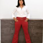 Nandini Rai Instagram - The old fashion that was in style in the past but has also become part of modern fashion….. #retro #fashion #nandinirai #lookoftheday #white