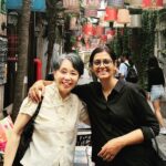 Nandita Das Instagram - A page that got left out of the Shanghai diary. This was a trip to the Tian zi fang - a quaint market with lots of traditional crafts and weaves. My Japanese sister Kyoko and I. Baba made portraits even there! And we had a tea ceremony with our lovely volunteers. All in all, an afternoon to remember. ❤️