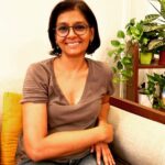 Nandita Das Instagram - Some of us during Covid did several online sessions. It taught us that what you see in the frame is all that matters. Last evening I was in a pair of old jeans and a crumpled T-shirt and I had to quickly do a video message. I needed to look formal and presentable. An old handwoven colourful dupatta did the trick. And the good old horizontal format hid the jeans. Nobody would know! Oh! But now you do. 🤦🏽‍♀️😜 Just random musings on my way to my son’s school #sahyadrischool Bliss awaits me.
