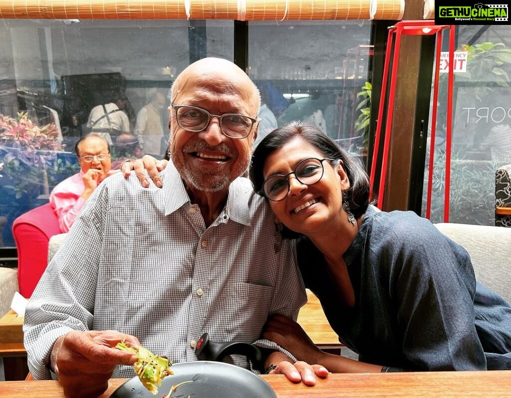 Nandita Das Instagram - Was beyond happy to meet Shyam babu, as many of us respectfully and affectionately call him. He looked more frail than I had last seen him, but his spirit remains indomitable as ever. I could listen to him for hours. #shyambenegal has been a mentor to so many of us. His stories are lessons in life and cinema. The occasion was my dear friend Anuradha Parikh’s b’day at the lovely @g5afoundation . Was lovely to meet so many wonderful friends including @azmishabana18 , @jaduakhtar and Shyam Babu’s daughter and costume designer Piya. So glad we managed to get a photo together. Memories…