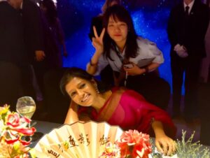 Nandita Das Instagram - The last supper. Beyond delicious. The setting, the flowers, all just right. We got a perfect send off. Jury and the winners dined and wined! Thank you @shanghaiinternationalff