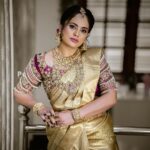 Nandita Swetha Instagram - Here is the announcement📣 Bride is ready😜😜😜 Worked with this awesome team Shot by @pkstudiophotography Makeup by @makeup_by_rithureddy Hairstyle by @hair_by_poornima Outfit from @rentyourlook_by_chandangowda Accessories @kiran.bridal.jewelry Hair accessories @petals_and_broches #bride #bridetobe #bridalmakeup