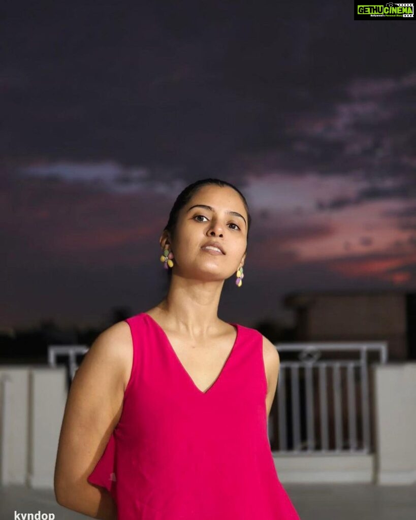 Nanditha Jennifer Instagram - "It is never too late to be what you might have been."💗🧿😊 . . #blessed #beautiful #smile #sky #pinkdress #instagram #instadaily #instagood #love #actress #jenniferr252 #thankyou #jesus