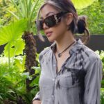 Narelle Kheng Instagram - Lately ~ 1. AI generated some of parts of this - can you guess which parts ? 👀 2. @ysl 3. Twiggums being peak twiggums 4. Found a pop socket that matches my case and my bag and this brings me immense joy 5. 😎 6. my man cooking for my fam & my friends 😍 7. gonna be sad when this lil man goes, cj’s fam has been fostering kittens and I’ve just been bathing in kitten joy~ 8. @sgbrisketkitchen queens of smokes & jokes!! 9. 🏡🍬🏡