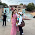 Nargis Fakhri Instagram - Who knew pushing boundaries could be so much fun ! 🎬🎥🎞️📺🎭 #shooting #webseriesdebut #benaras #bollywood #ott #epicon Varanasi, India