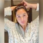 Nargis Fakhri Instagram - Remember to be grateful. . Morning skin care . Face wash - @shirin_aromatics Eye cream - @lamer Soft moisturizer- @lamer Sunscreen - @larocheposay