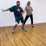 Nargis Fakhri Instagram - Just having some fun here -trying to catch them steps 💃🏽 🕺🏽 😀😂🤩 #bloopers #dancing #funstuff #behindthescenes . . . . .