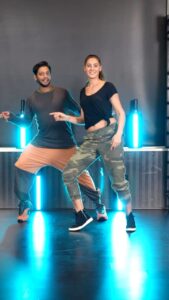 Nargis Fakhri Instagram - Oldie but a goodie 😀 💃🏽 🕺🏽 . . . . . . . . . #dance @melvinlouis 🙌🏽