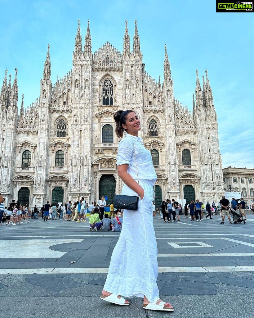 Nargis Fakhri Instagram - An Architectural Master piece! 🇮🇹 Milan Cathedral, called Duomo di Milano in Italian, is one of the world's largest Gothic cathedrals, located in the heart of the city. Europe Summer 2023 🥰 . . . . . #travel #europe #europesummer2023 #italy #milano #nargisfakhri #duomomilano Duomo Milan Italy