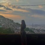 Nathalia Kaur Instagram - “Meu Rio de Janeiro continua lindo… 🎵 “ 🙏🏽🌟 Solar do Alto - Santa Teresa