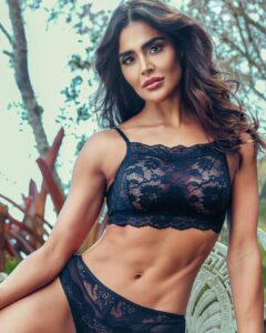 Nathalia Kaur Instagram - Conjunto Begônia 🪷