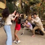Nattasha Singh Instagram - Viral video ready 😂😂🙈 #humor #comedyskit W/- @abhilashkumar @yogishruti @abhilashkumar