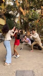 Nattasha Singh Instagram - Viral video ready 😂😂🙈 #humor #comedyskit 
W/- @abhilashkumar @yogishruti @abhilashkumar