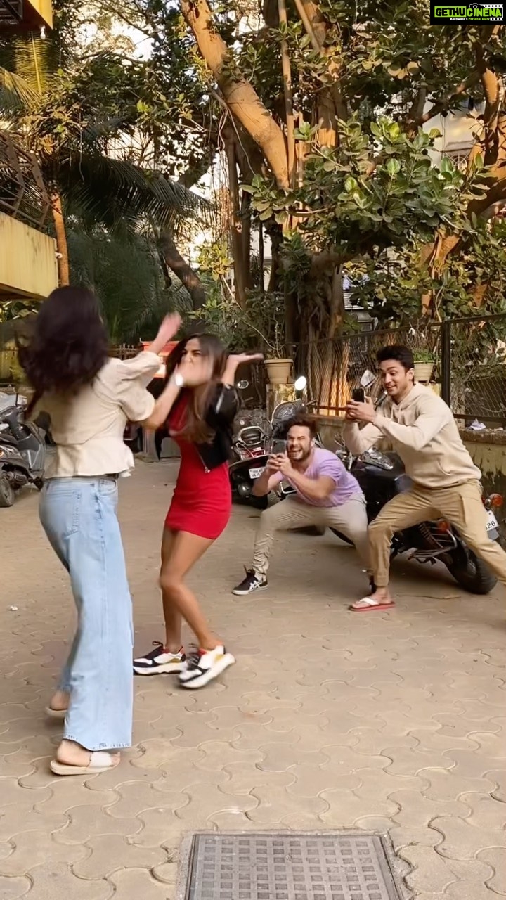 Nattasha Singh - 46.5K Likes - Viral video ready πππ #humor #comedyskit
W/- @abhilashkumar @yogishruti @abhilashkumar