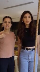 Nattasha Singh Instagram - Bach gaya 😜 
W/ - @natashasingh007 @officialmonikabisht @yashaswivd 
#comedy #funnyreels #nasha