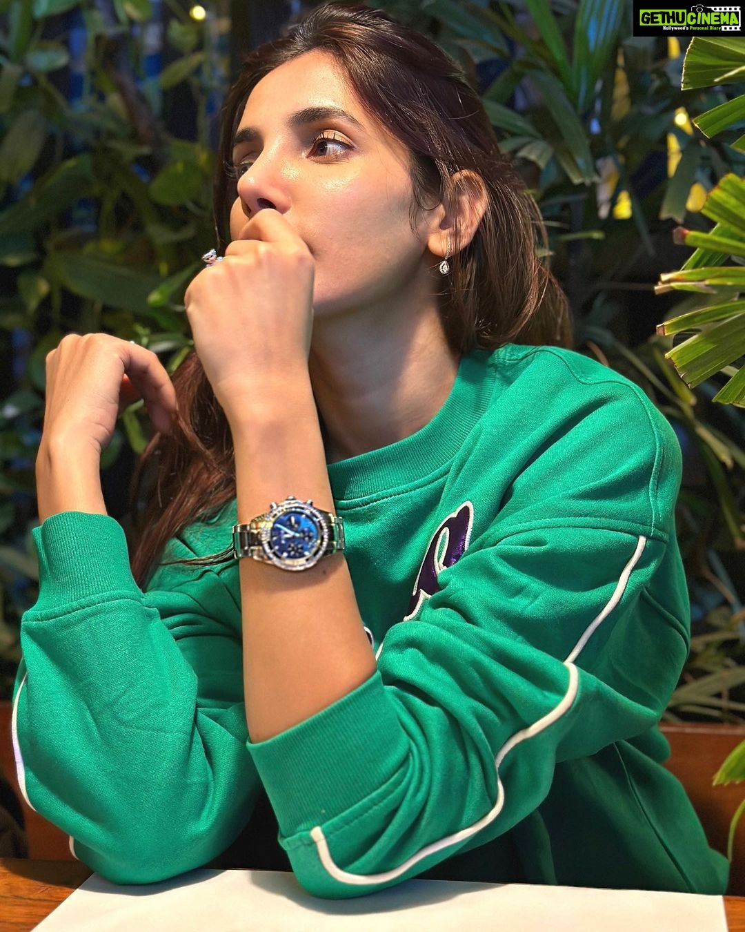 Nattasha Singh Instagram - Sahi waqt aa gaya 😃 @foceindia Use my code Natasha10 to get 10% discount . www.foceindia.com #watch #thegirls