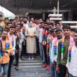 Navaneet Kaur Instagram - अंजनगाव सर्जी तालुक्यातील विविध पक्षातील शेकडो युवकांचा युवा स्वाभिमान पार्टीत प्रवेश,गंगा सावित्री निवासस्थानी केले या सर्व युवकांचे स्वागत, विकासकामांचा झंझावात व सर्वांना समान न्याय देण्याची पद्धत आणि प्रत्येकाशी आपुलकीने वागण्याचा स्वभाव याने प्रभावित होवून जिल्ह्याच्या विकासाचा दृष्टिकोन बाळगणारे शेकडो तरुण आज युवा स्वाभिमान पार्टी मध्ये दाखल,यापुढे यांच्या नेतृत्वात समाजहिताची कामे करण्याचा तरुणांचा निर्धार