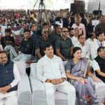 Navaneet Kaur Instagram - आज अमरावतीकर मोदींजीना ऑनलाईन भेटले,लवकरच मोदींजीना अमरावतीला आणून बडनेरा व्यागन कारखाना,चिखलदरा स्काय वॉक व बेलोरा विमानतलाचे लोकार्पण करणार अथक प्रयत्नांनी अमरावती_बडनेरा वासियांना अनुभवता आले अदभुत अविस्मरणीय ऐतिहासिक क्षण,देशाचे यशस्वी पंतप्रधान श्री नरेंद्रजी मोदी यांच्या शुभहस्ते अमृत भारत योजनेअंतर्गत बडनेरा रेल्वे स्थानक पुनर्विकास भूमिपूजन व्हिडीओ कॉन्फरन्सिंग पद्धतीने भूमिपूजन संपन्न