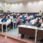 Navaneet Kaur Instagram - जिल्हा नियोजन भवन जिल्हाधिकारी कार्यालय येथे विभागीय आयुक्त निधि पाण्डेय व जिल्हाधिकारी अविशांत पांडा यांच्या प्रमुख उपस्थितीमध्ये जिल्ह्याचे आढावा बैठक घेतली. त्यामध्ये रुंमोचान आराखडा, सिद्धपूर मराठी भाषा विद्यापीठ, अमरावती मेडिकल कॉलेज, बेलोरा विमानतळ, भीम टेकडी विकास आराखडा,नांदगाव प्रेस टेक्स्टाईल पार्क , माधान गुलाबराव महाराज आराखडा,दिव्यांगांच्या मानधनात झालेला वाढ , जिल्ह्यातील रस्ते , भातकुली तालुक्याचे ठिकाणी तहसील कार्यालय व कार्यालय ईमारत स्थापन करणे, चिखलदरा स्कायवॉक, व सिडको विकास आराखडा, हनुमान व्यायाम संस्थेला क्रीडा विद्यापीठ दर्जा, शेंडगाव संत गाडगेबाबा कृती विकास आराखडा , महात्मा ज्योतिराव फुले आरोग्य योजना .पर्यटन विकास, माता रुक्मिणी कौंड्न्यपूर विकास आराखडा, प्रधानमंत्री ग्राम सडक योजना, मेळघाट येथे चिखलदारा विकास आराखडा,गुरुकुंज मोझरी आराखडा, रमाई आंबेडकर व इतर घरकुल योजना ,हर घर नाल योजना , जलजिवन मिशन,वन विभागाचे विकास कामे , गनोजा देवी येथील गंगा पूरसंरक्षक भिंती येथील गावात रोसेमिने बांधकाम करणे प्रकल्प भारतीय जनसंचार संस्थान इमारत बांधकाम इत्यादी कामाचा आढावा घेतला या बैठकीला विभागीय आयुक्त निधी पांडे जिल्हाधिकारी तथा मुख्य कार्यकारी अधिकारी अविशांत फंडा आयुक्त मनपा देविदास पवार उपायुक्त नियोजन जोशी प्रकल्प अधिकारी सावन कुमार अधीक्षक अभियंता गिरासे महाराष्ट्र जीवन प्राधिकरण चे सोळंके ,उपजिल्हाधिकारी लंके, भोसले, अनिल भटकर, जिल्हा जिल्हाधिकारी मस्के ,उपविभागीय अधिकारी नितीन व्यवहारे ,जिल्हा अधीक्षक कृषी अधिकारी सातपुते, खरचान, जिल्हा शल्यचिकित्सक, जिल्हा आरोग्य अधिकारी बनसोड, कार्यकारी अभियंता देशमुख, कार्यकारी अभियंता जिल्हा परिषद गायकवाड, कार्यकारी अभियंता सार्वजनिक बांधकाम विभाग मेहत्रे, प्रधानमंत्री ग्राम सडक योजना चे देशमुख ,आदी अधिकारी उपस्थित होते या बैठकीमध्ये सर्वच कामे तातडीने मार्गी लागण्यासाठी विभागीय आयुक्त निधि पाण्डेय यांनी सर्व कार्यकारी यंत्रणेच्या विभाग प्रमुखांना तातडीने कामे सुरू करून अहवाल देण्यासंबंधी बैठकीत उपस्थित असलेल्या अधिकाऱ्याना दीले.