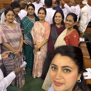 Navaneet Kaur Instagram - पुराने संसद भवन के आखरी दिन की कुछ तस्वीरे