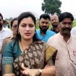 Navaneet Kaur Instagram - आज जिल्ह्यात शेतकऱ्यांच्या बांधावर दौरा, शेताची नुकसानग्रस्ताची पाहणी केली, शेतकऱ्यांचे समस्या जाणून घेतल्या व संबंधित अधिकाऱ्यांना तात्काळ पंचनामा करण्यासाठी आदेश दिले