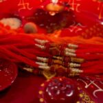 Navaneet Kaur Instagram - रक्षाबंधन के शुभ अवसर पर अपने सुरक्षा रक्षक को राखी बांधकार भाई बहन का रिश्ता निभाया. #रक्षाबंधन #रक्षाबंधन_की_हार्दिक_शुभकामनाएं