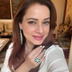 Neelam Kothari Instagram - Back to what I love doing the most !! ❤️⭐️ #designing #jewellery @neelamjewelsofficial #neelamjewels #art #design #finejewels #magnificentjewels #emeralds #rubies