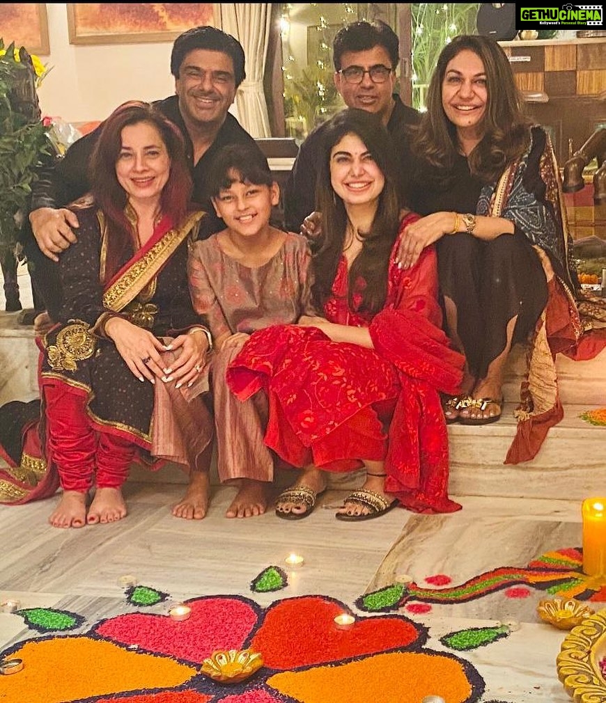 Neelam Kothari Instagram - Love light and happiness ❤️❤️ wishing you all a happy Diwali and a prosperous new year❤️ #diwali2022 #famjam