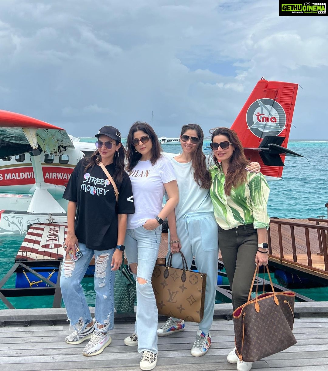 Neelam Kothari Instagram - @transmaldivian ✈️✈️✈️#TransMaldivian #TravelConfidentlywithTMA #TMAExperience @jumeirahmaldives @jumeirahgroup @globalspa_mag @globalspame #globalspa #globalspatravels