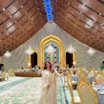 Neelam Kothari Instagram - Thank you my dearest Hamidah.. was so lovely to see you after so many years, and the wedding was so FABULOUS #memorablemoments #makingmemories #royalwedding Brunei