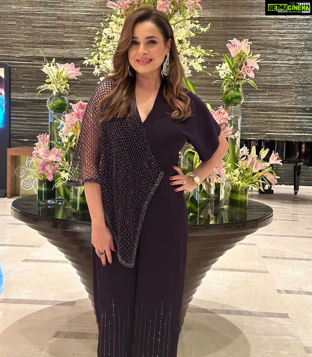 Neelam Kothari Instagram - About last night!! #pune Was super fun judging #mrsindia #beauty pageant ❤️ Outfit @babitamalkani Pune, Maharashtra