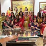 Neelam Kothari Instagram - And the tradition continues, @kapoor.sunita thank you for being the most amazing host ever. Always super fun celebrating with all these lovelies ❤️❤️ @kapoor.sunita @maheepkapoor @bhavanapandey @officialraveenatandon @theshilpashetty @rimosky @laali_dhawan #karvachauth #karvachauth2022 #karvachauthgang