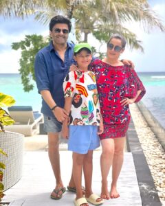 Neelam Kothari Instagram - Happy happy birthday husband @samirsoni123 ❤️❤️🎂🎂🥂🎉 love u loads.