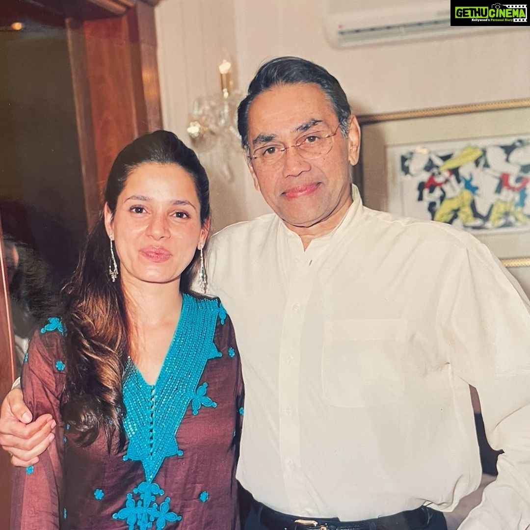 Neelam Kothari Instagram - Miss you Pa! #happyfathersday ❤️