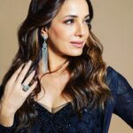 Neelam Kothari Instagram - My new collection is out.. Diamond shoulder duster earrings. 🖤🤍✨ #neelamjewels @neelamjewelsofficial #finejewels Neelam Jewels