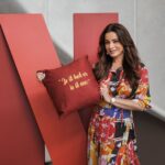 Neelam Kothari Instagram - Thank you guys for all the love ❤️❤️❤️❤️❤️ #fabulouslivesofbollywoodwives Streaming now only on @netflix_in Outfit- @advait_in Footwear- @monrowshoes Styling @eshaamiin1