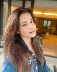 Neelam Kothari Instagram - Happy to be me 💖#blessed 🧿 #sunday