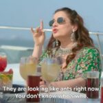 Neelam Kothari Instagram - A sneak peek 😂! #FLOBW coming with more madness on the 2nd of September on Netflix! @seemakiransajdeh @maheepkapoor @bhavanapandey @karanjohar @apoorva1972 @aneeshabaig @uttam.domale @dharmaticent @netflix_in