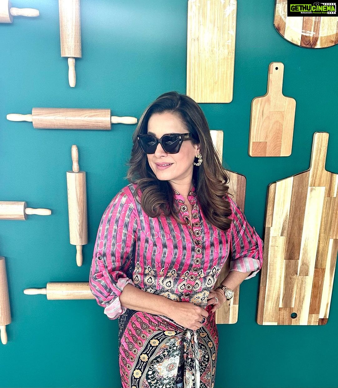 Neelam Kothari Instagram - Weekend vibes 💖💖💖 #iffa2023 #abudhabi W Abu Dhabi – Yas Island