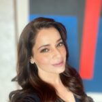 Neelam Kothari Instagram - Always Fabulous working with this dream team! @linkbnk @behzadkharas @beejlakhani #interiordesign #design #homedecor #art