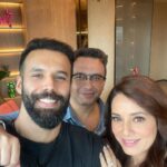 Neelam Kothari Instagram - Always Fabulous working with this dream team! @linkbnk @behzadkharas @beejlakhani #interiordesign #design #homedecor #art