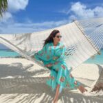 Neelam Kothari Instagram - Hues of blues💙💙 white sand blue skies/ water doesn’t get better than this!!! #BaglioniResortMaldives #BaglioniMaldives #Italianluxury @baglioniresortmaldives @rupalidean Baglioni Maldives