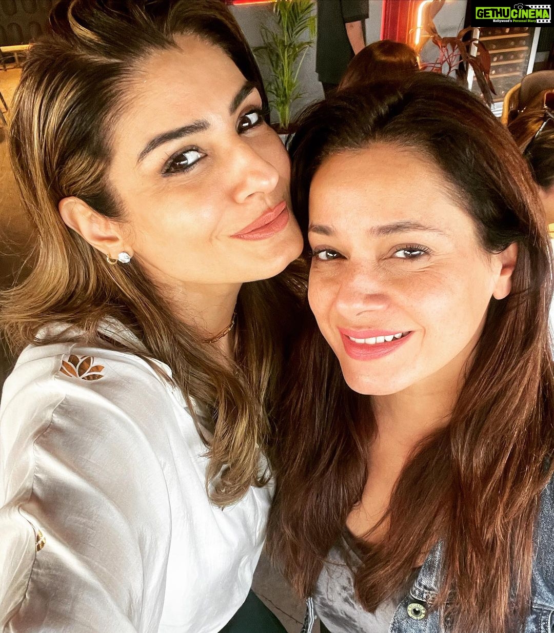 Neelam Kothari Instagram - You are rocking it my friend!! More power to you 🔥🔥🔥⭐️⭐️⭐️ @officialraveenatandon loved you in #kgfchapter2 👏👏👏