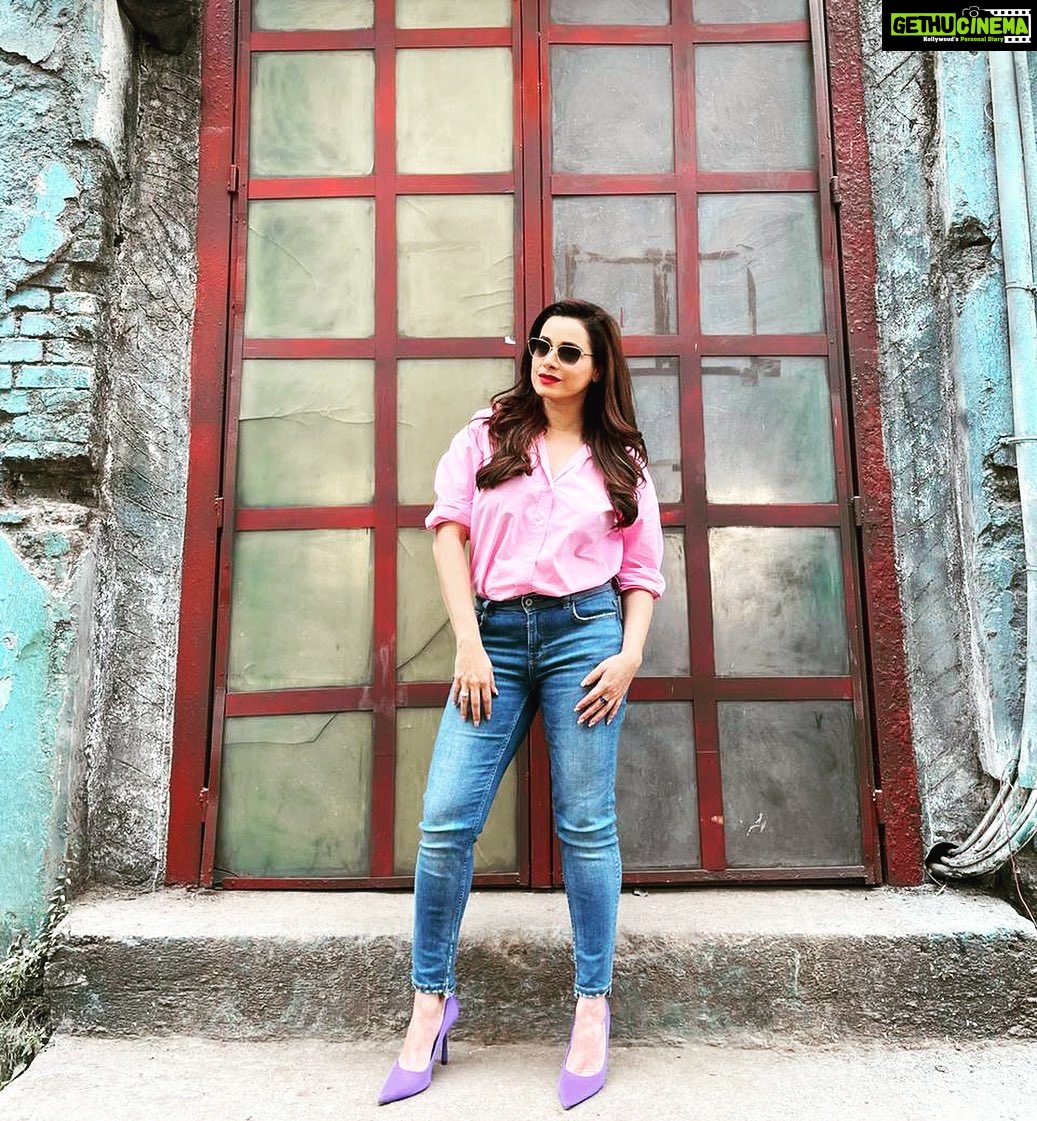 Neelam Kothari Instagram - Long time no see 😎….. . . . . #art #creation #creative #design