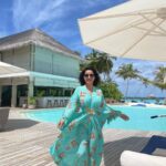 Neelam Kothari Instagram - Hues of blues💙💙 white sand blue skies/ water doesn’t get better than this!!! #BaglioniResortMaldives #BaglioniMaldives #Italianluxury @baglioniresortmaldives @rupalidean Baglioni Maldives