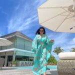 Neelam Kothari Instagram - Hues of blues💙💙 white sand blue skies/ water doesn’t get better than this!!! #BaglioniResortMaldives #BaglioniMaldives #Italianluxury @baglioniresortmaldives @rupalidean Baglioni Maldives